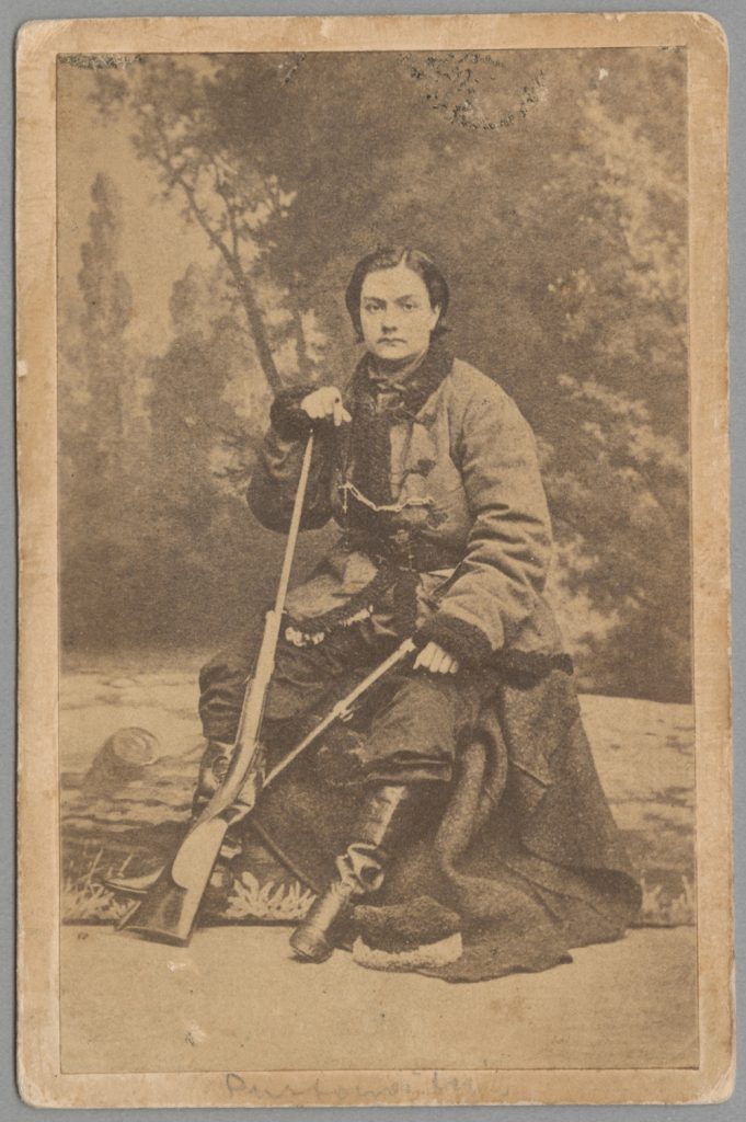 Henryka Pustowójtówna, portret,
strój powstańczy