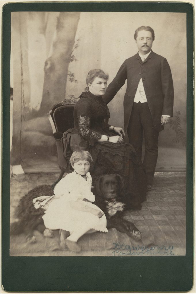 Ksawerowie Podwinowie z córką, portret grupowy