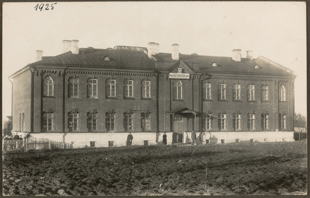 Budynek seminarium w Święcianach