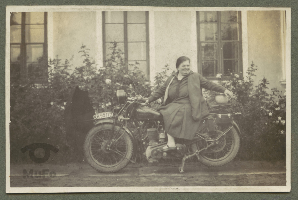 Helena Kosińska na motorze
