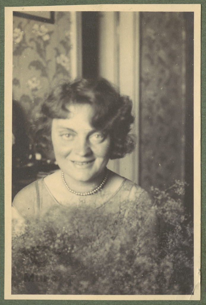Zofia Mussilowa, portret we wnętrzu