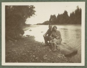 Karola i Stanisław Karyłowscy nad Rabą