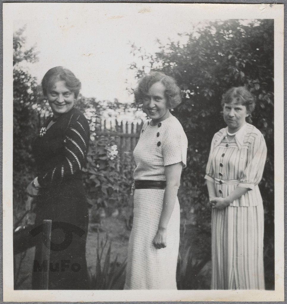 Zofia Mussilowa, Karola Karyłowska ze znajomą