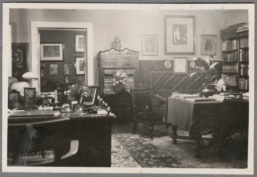 Biblioteka w mieszkaniu przy ul. Kanoniczej 7