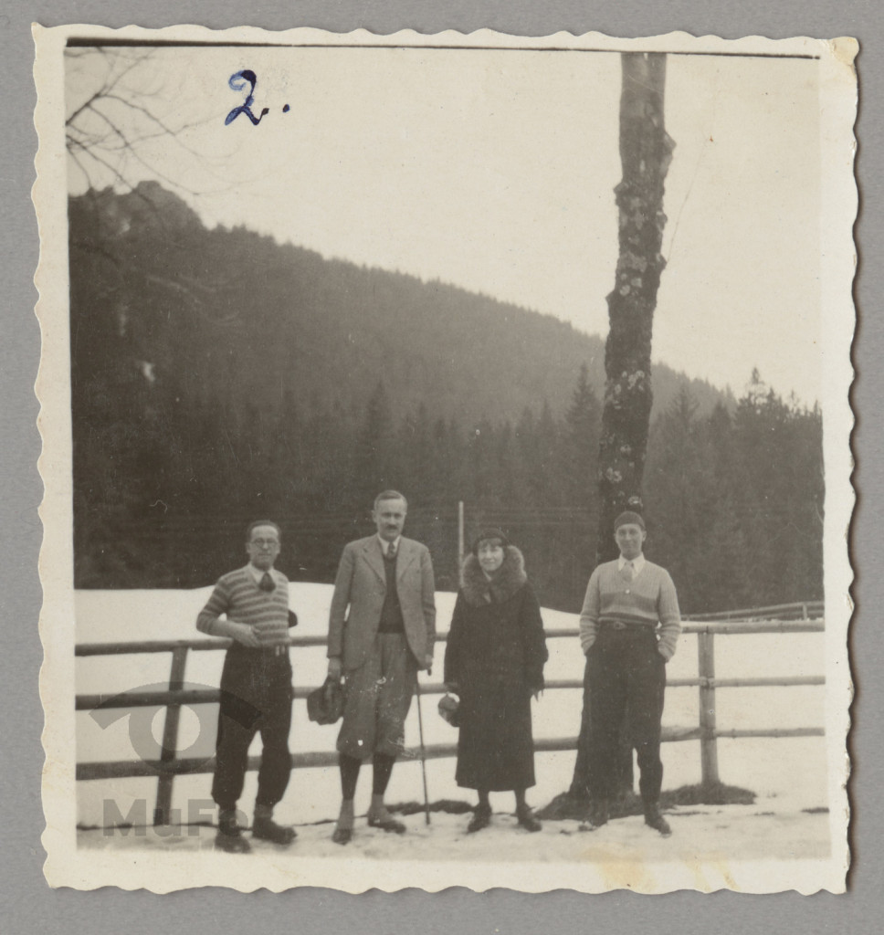 Karola Karyłowska i trzech znajomych
