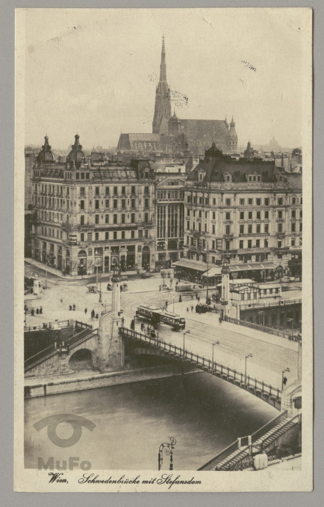 Austria, Wiedeń most Schwedenbrücke i w głębi katedra