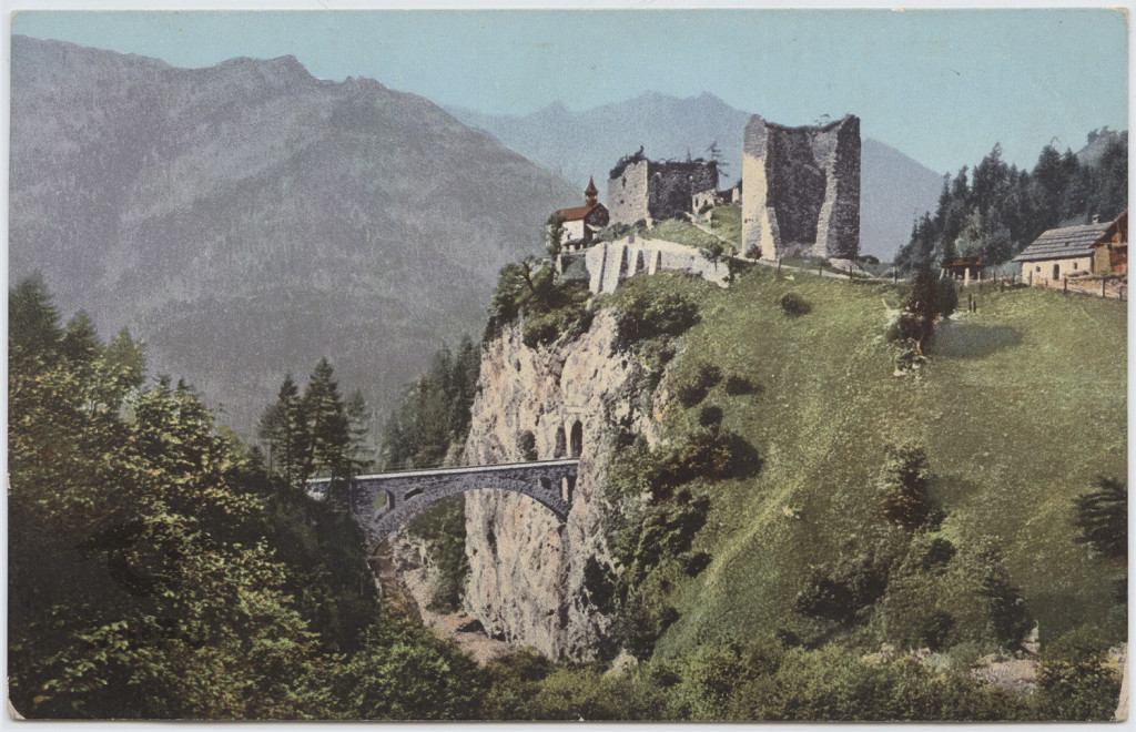 Karyntia, linia kolejowa przez Taury, widok zamku Falkenstein.