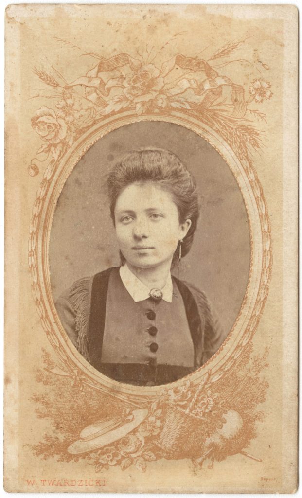 Portret, młoda kobieta