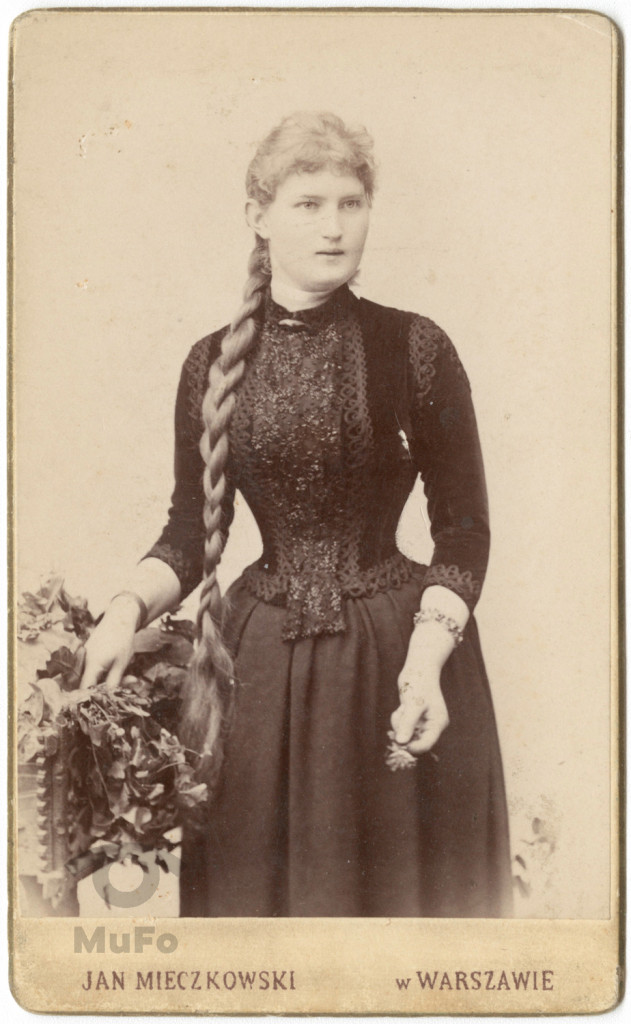 Portret, młoda kobieta