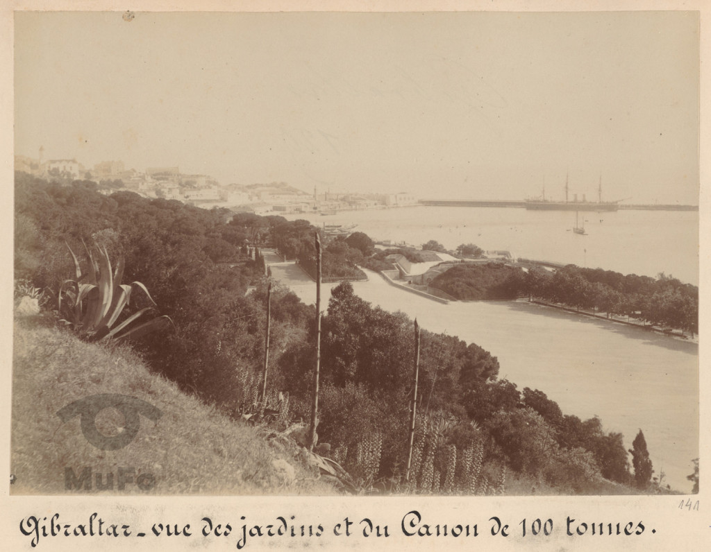 Gibraltar. Widok na ogrody i port.