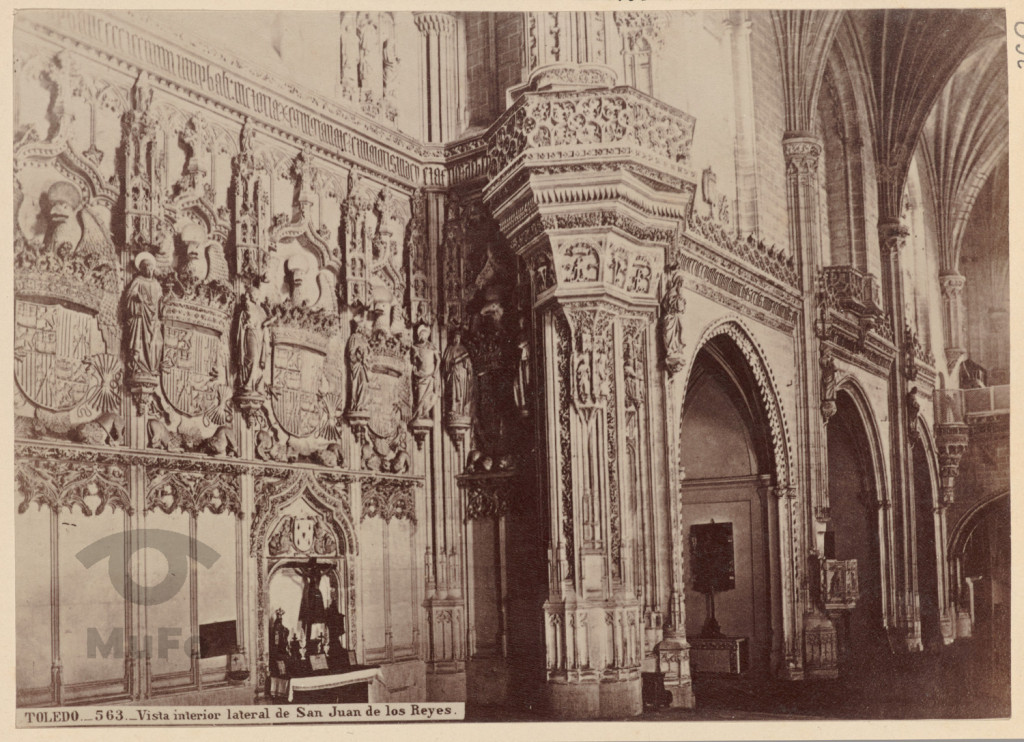 Toledo. Nawa boczna kościoła San Juan de los Reyes