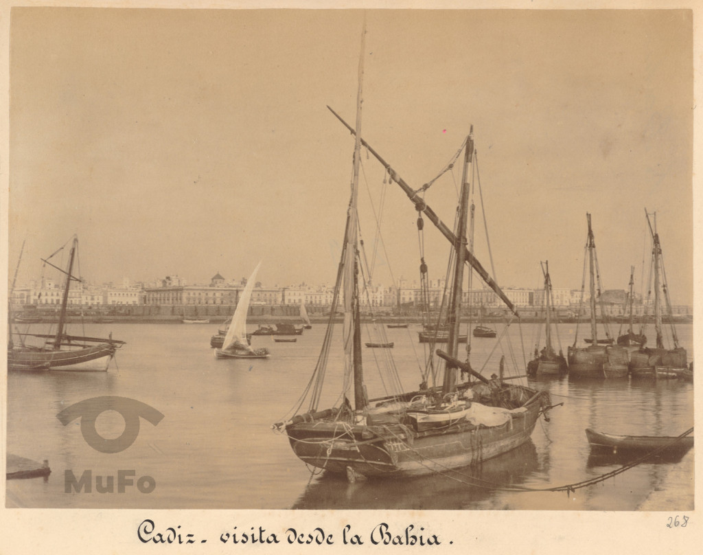 Kadyks. Widok zatoki na port. Łodzie