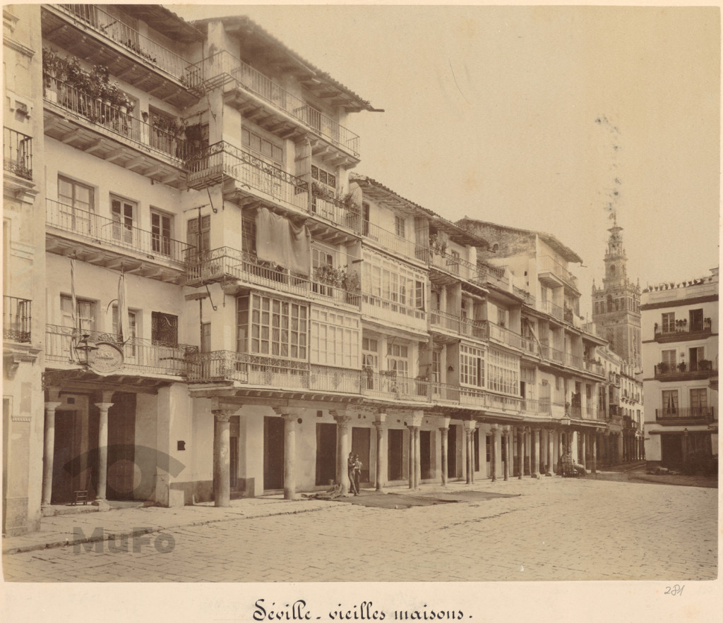 Sewilla - pierzeja placu.