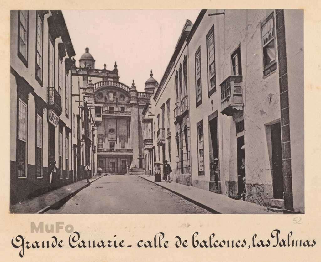 Wyspy Kanaryjskie. Las Palmas. Ulica  de balcones