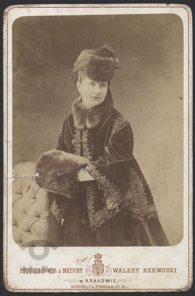 Maria Drucka - Lubecka z Szemiotów (1833-1897) w stroju zimowym z mufką, portret