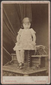 mała dziewczynka, portret