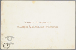 grupa dziewięciu mężczyzn