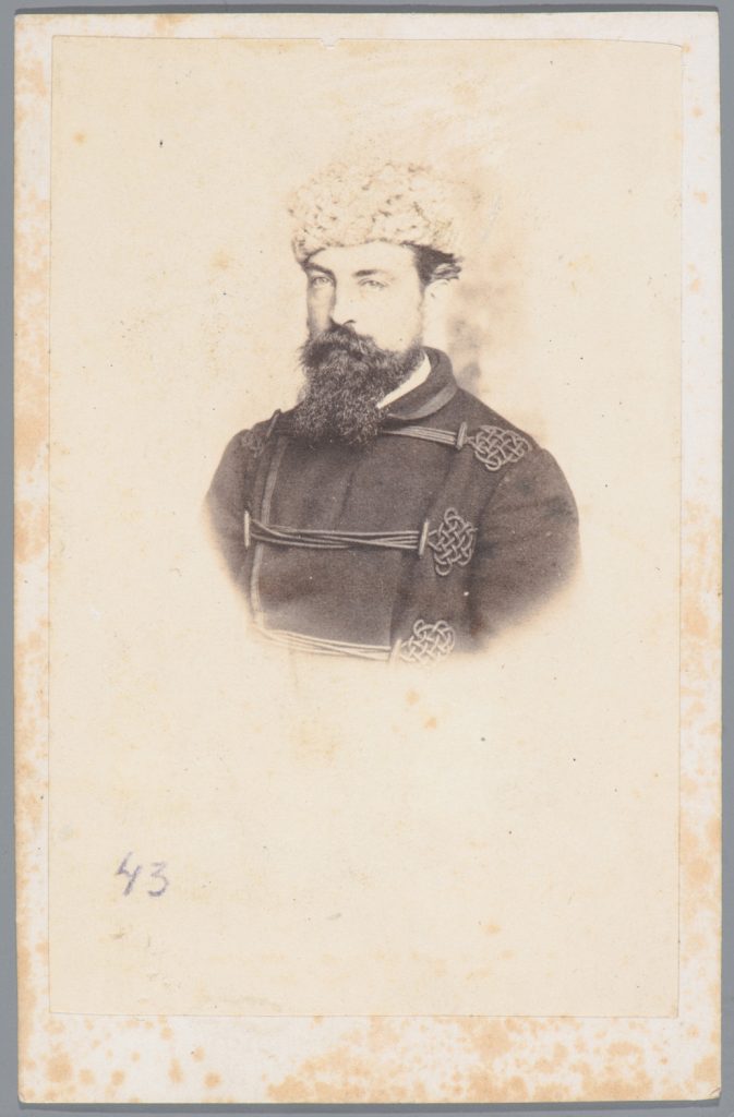 mężczyzna w czamarze : Józef Tokarski, portret atelierowy,