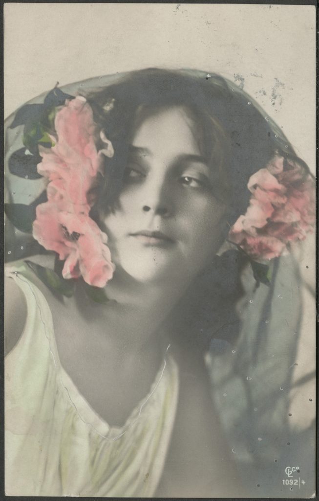 Dziewczyna z kwiatami we włosach, portret