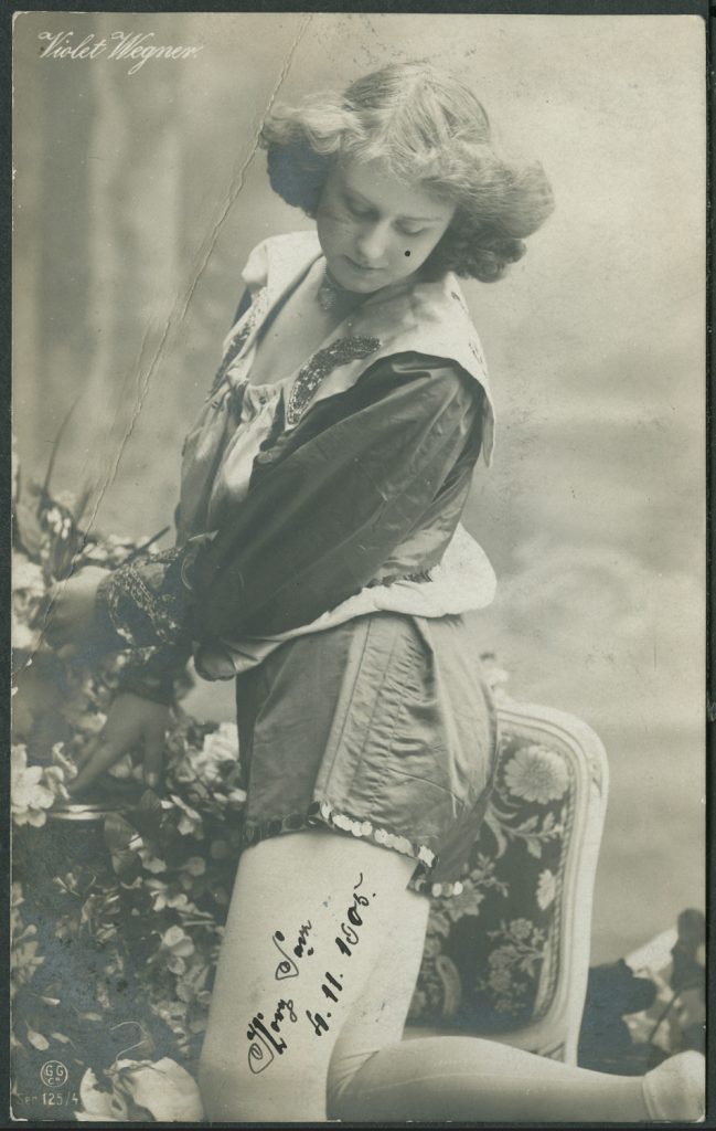 Violet Wegner, portret