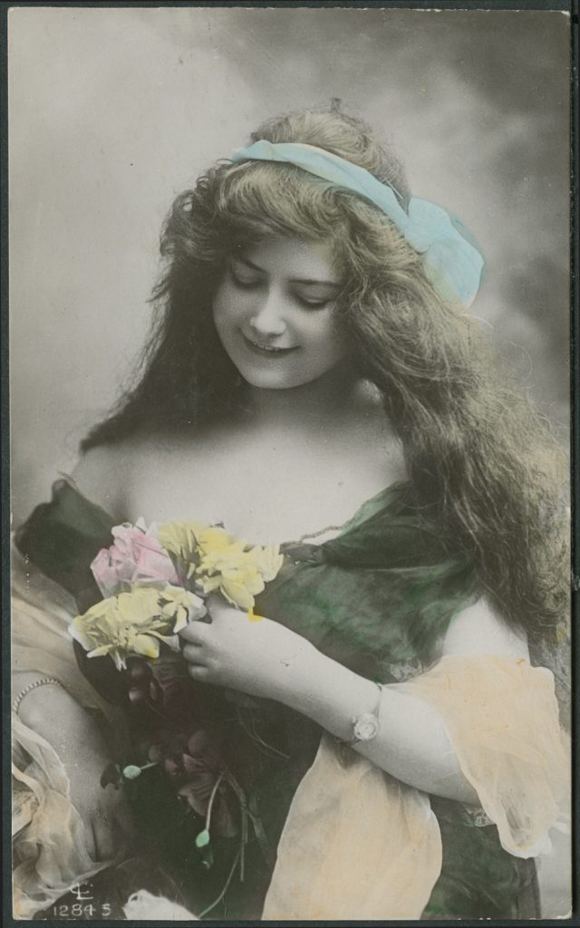 Kobieta ze wstążką we włosach, portret