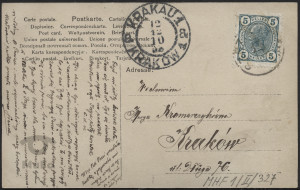 Kobieta i dziecko w motywie baśniowym