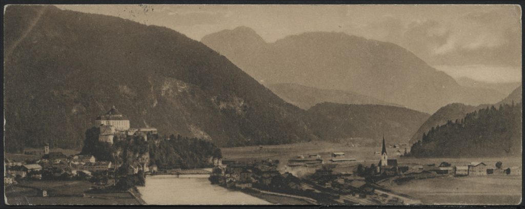 Wioska i zamek w górach, pejzaż