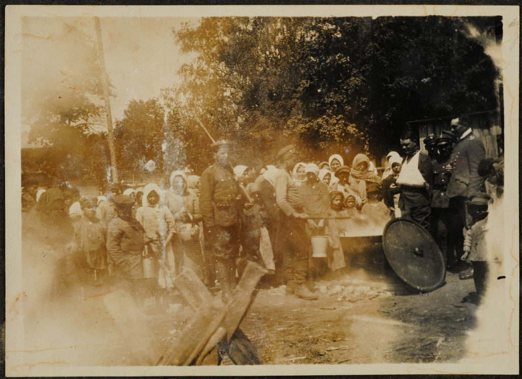 Wojskowa garkuchnia.