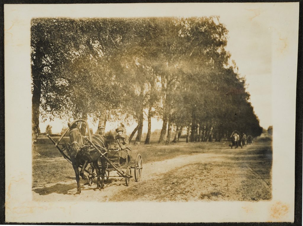 Zaprzegi z żołnierzami