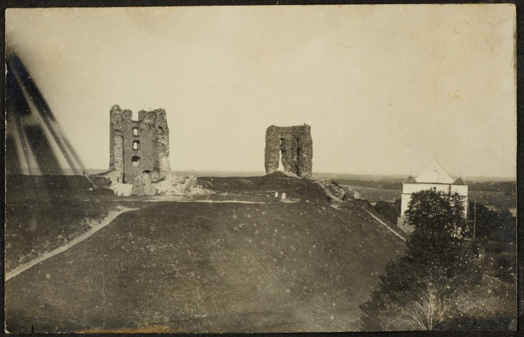 Zamek Mendoga w Nowogórdku, ruiny