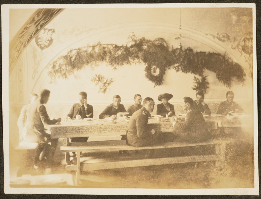 Żołnierze w jadalni