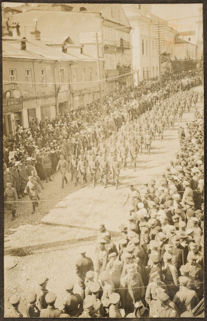 Parada wojskowa na ulicach Mińska