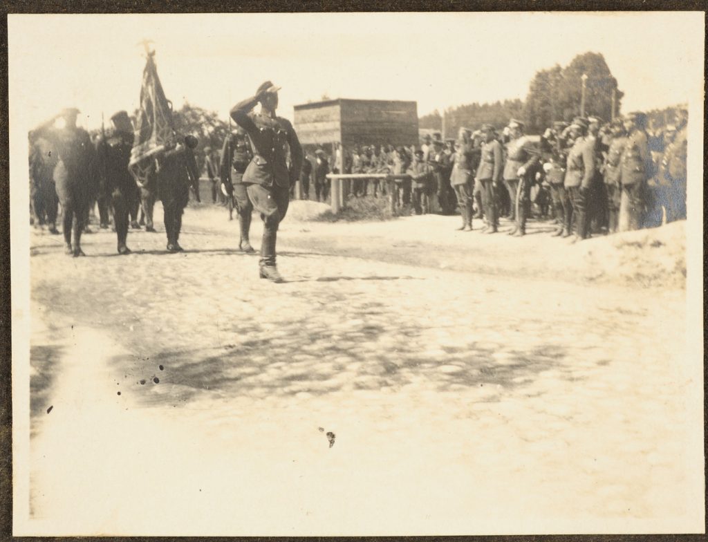 Defilada żołnierzy Wojska Polskiego