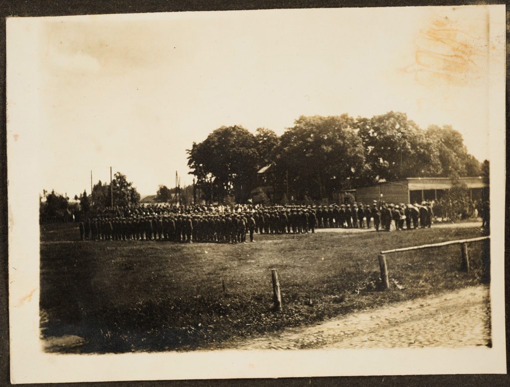 Zbiórka oddziału żołnierzy