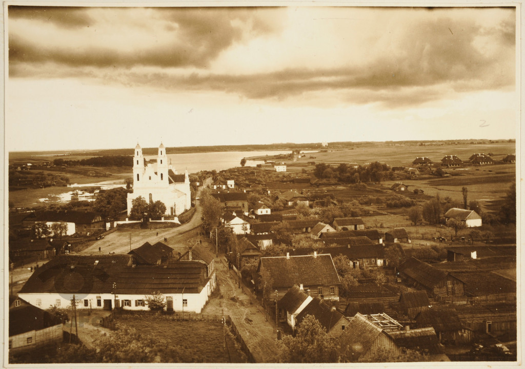 Widok na miasto Głębokie, panorama z kościołem św. Trójcy.