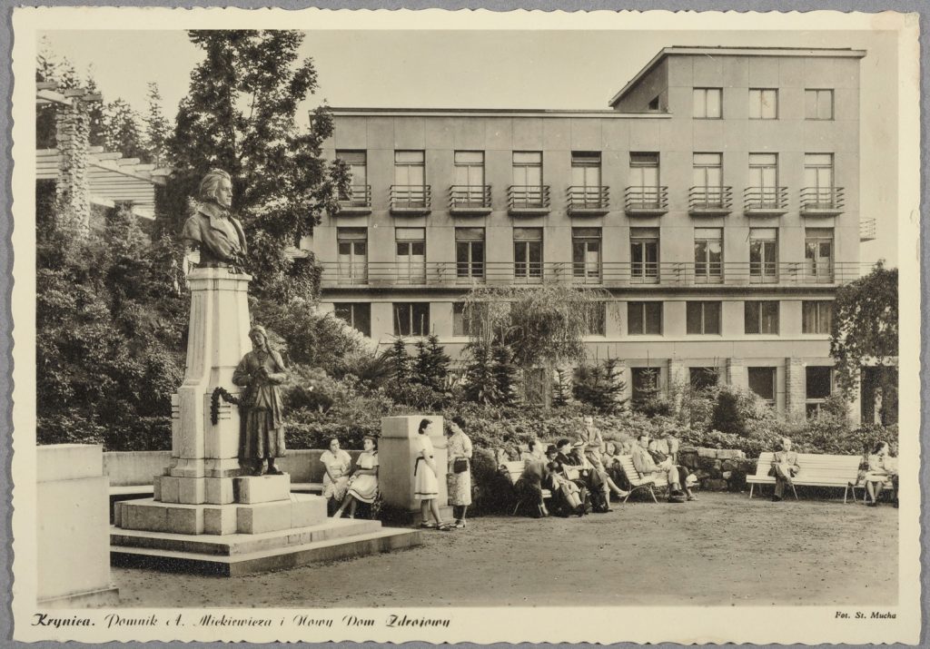 Krynica, pomnik A. Mickiewicza i Nowy Dom Zdrojowy