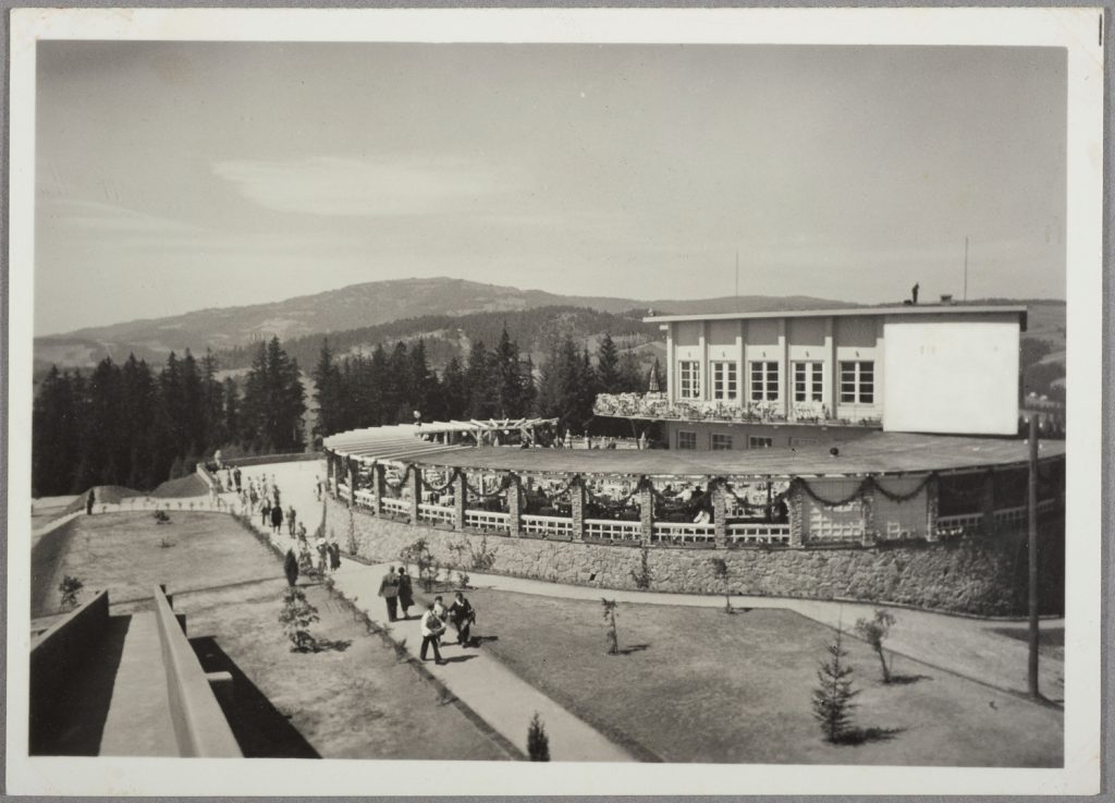 Krynica, Restauracja w górnej stacji kolejki na Górę Parkową