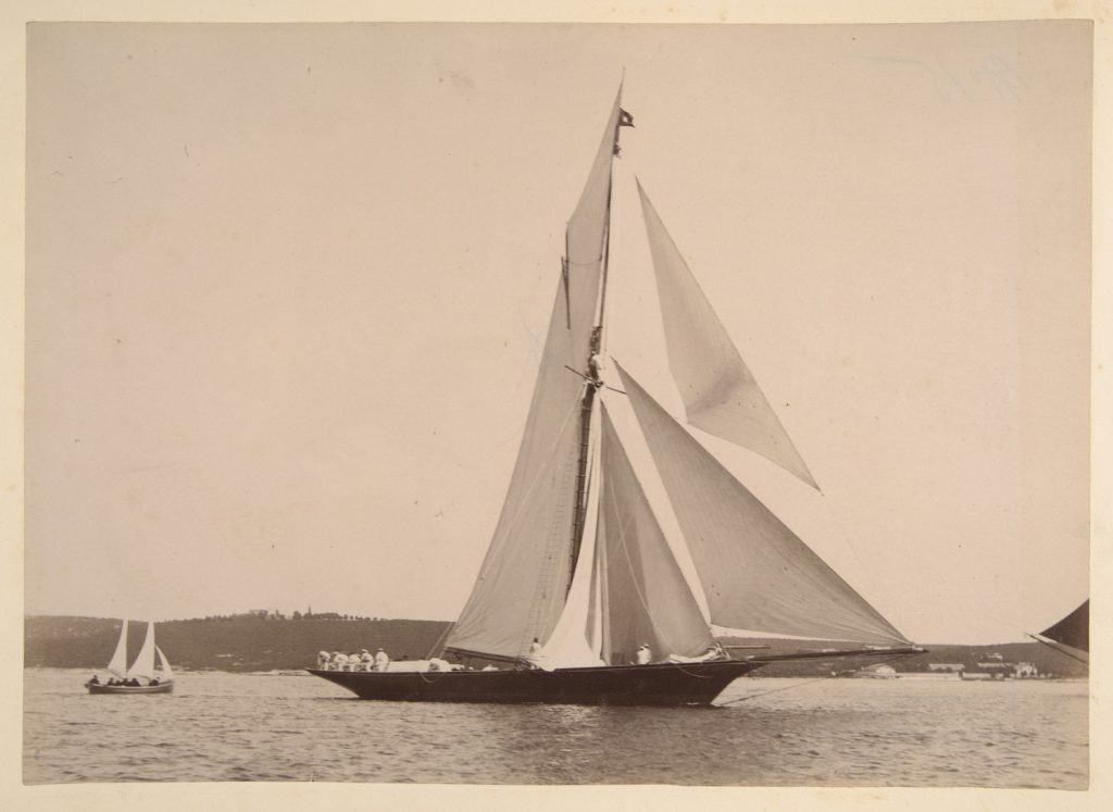 Christa, wybieranie grota,
w tle fortyfikacje austro-węgierskie
wokół Puli