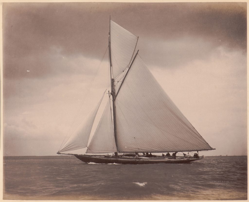 Queen Mab na pełnym morzu