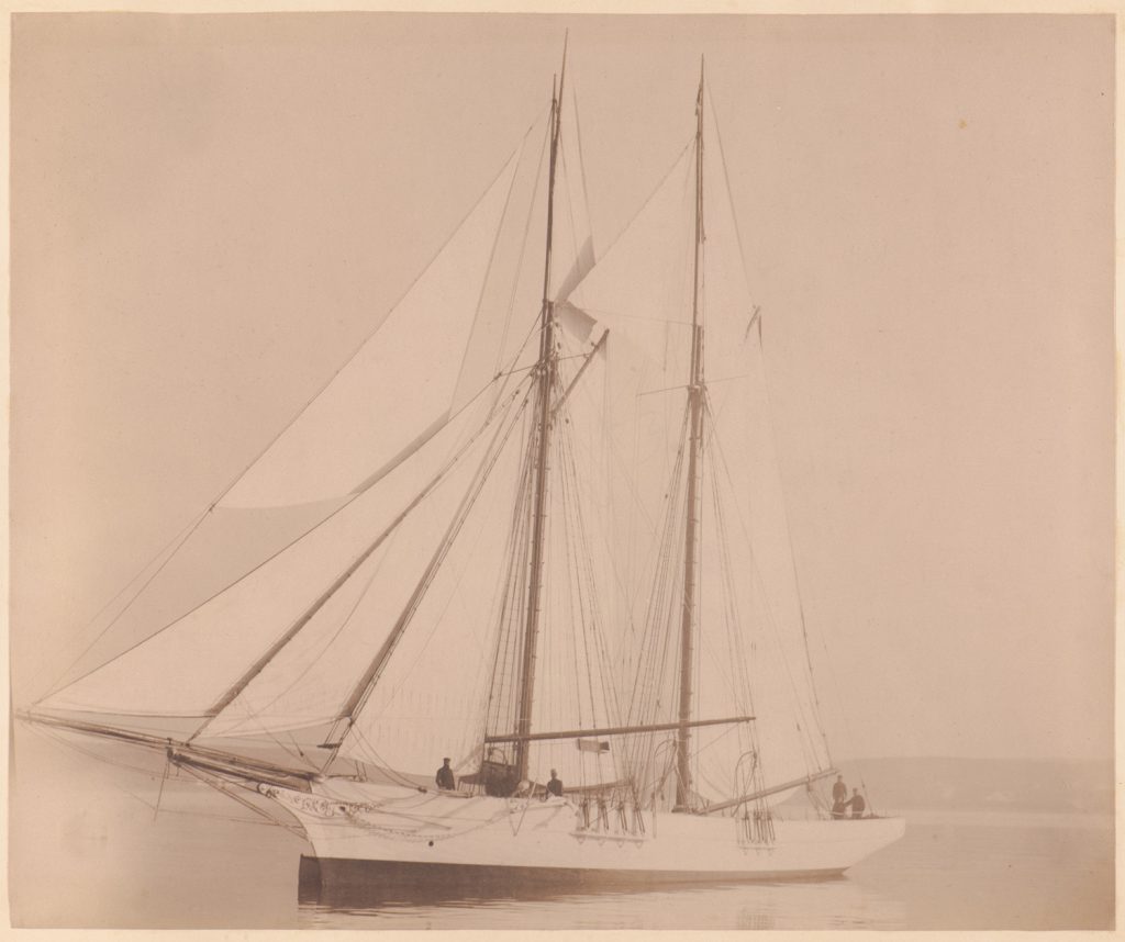 Senj pod pełnymi żaglami
na spokojnej wodzie