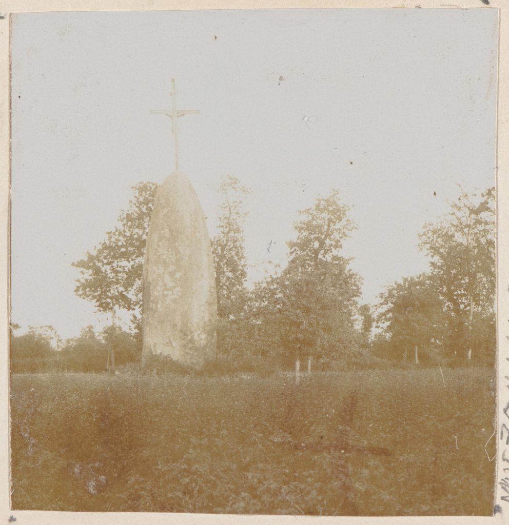 Dinan (?), menhir