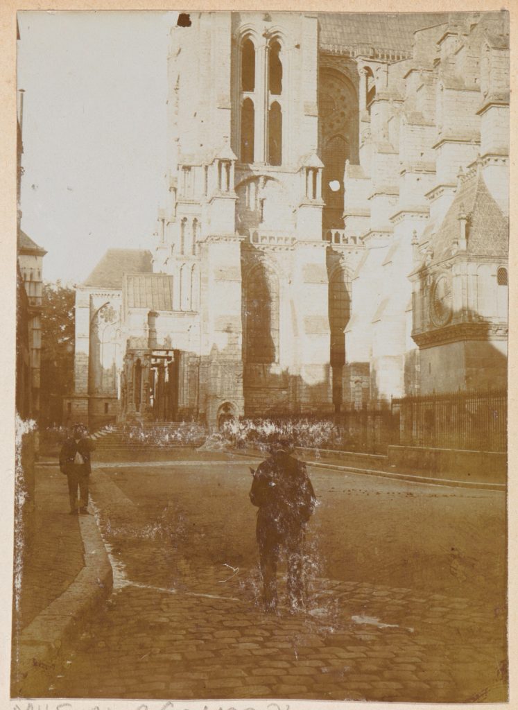 Chartres, ulica przy katedrze