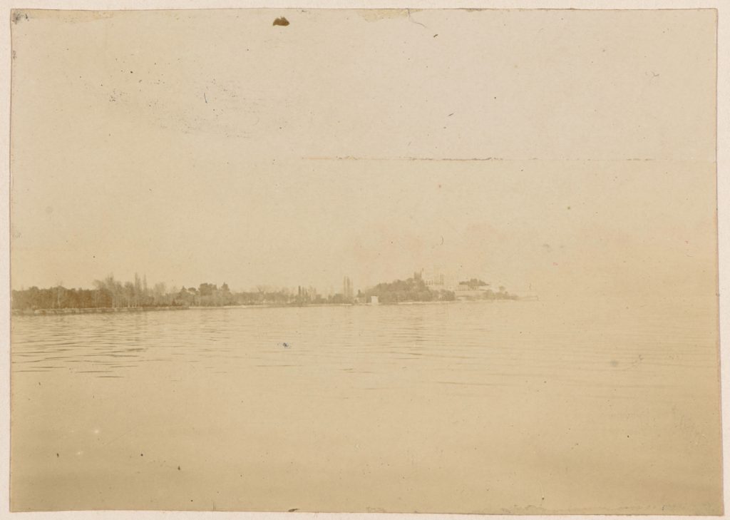 pejzaż - brzeg jeziora