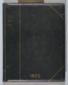 album zawierający 117 fotografii