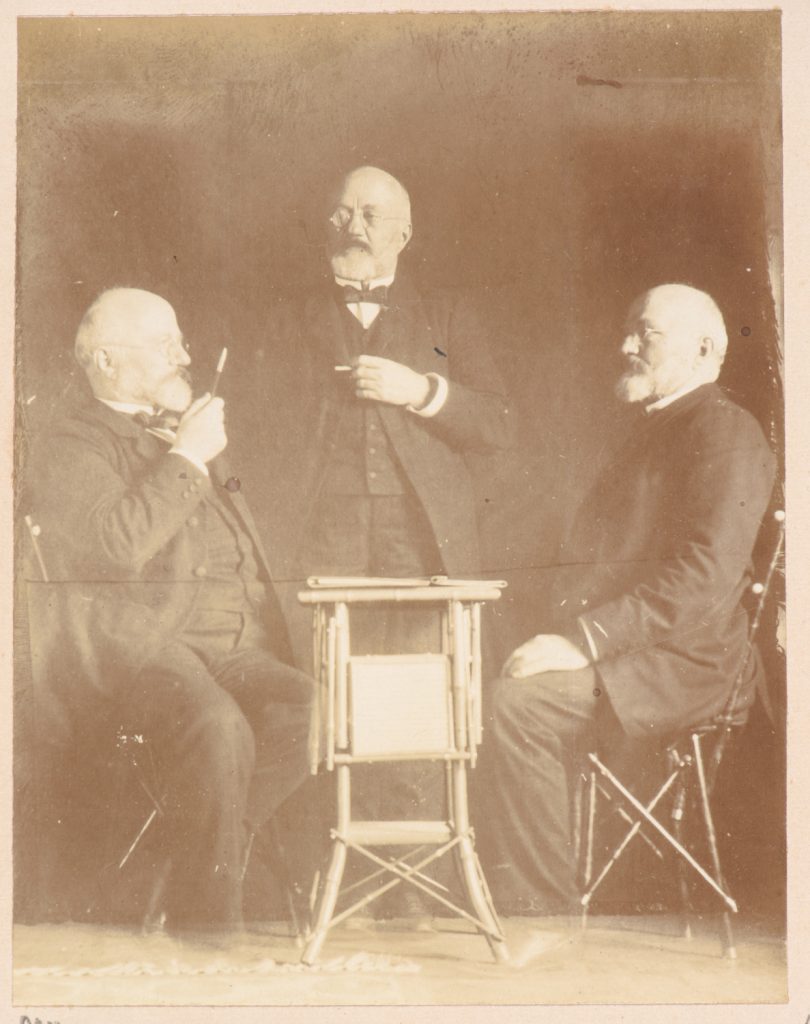 potrójny portret mężczyzny.