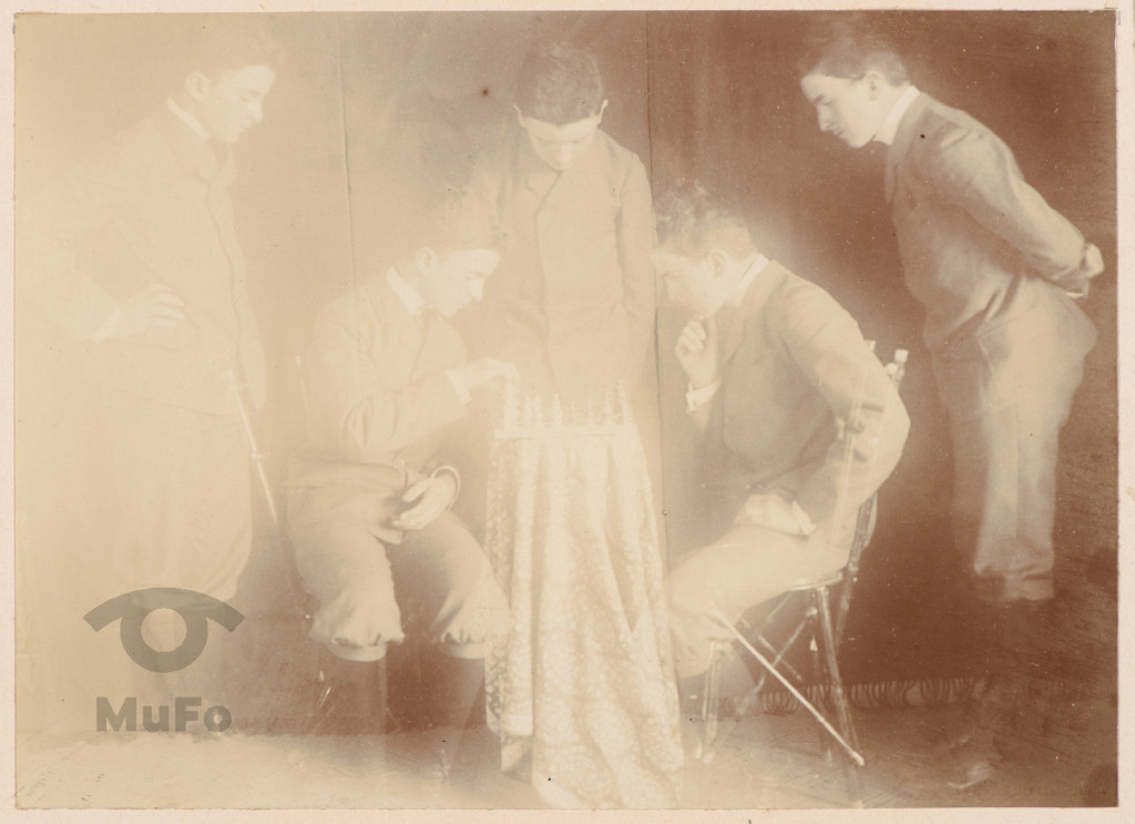 portret wielokrotny mężczyzny.