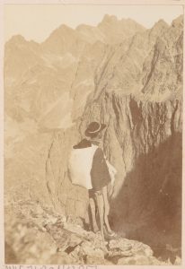 Góral na tle panoramy Tatr