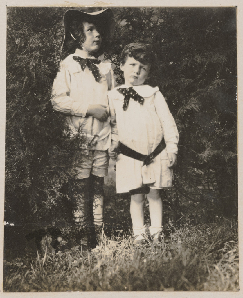 Dwaj chłopcy, portret.