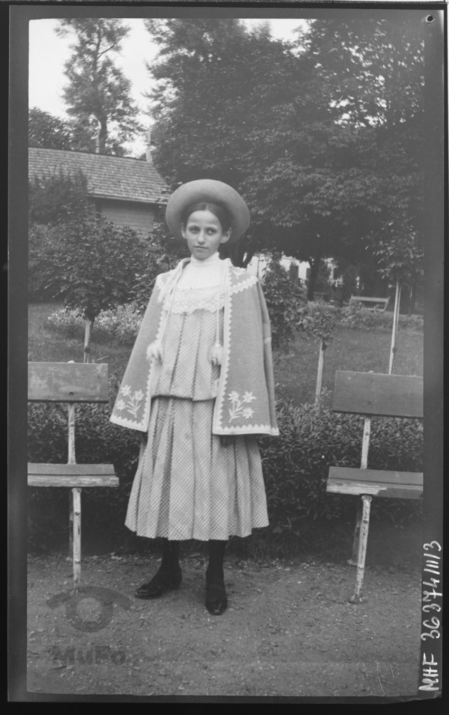 Zofia Francman na skwerze, portret