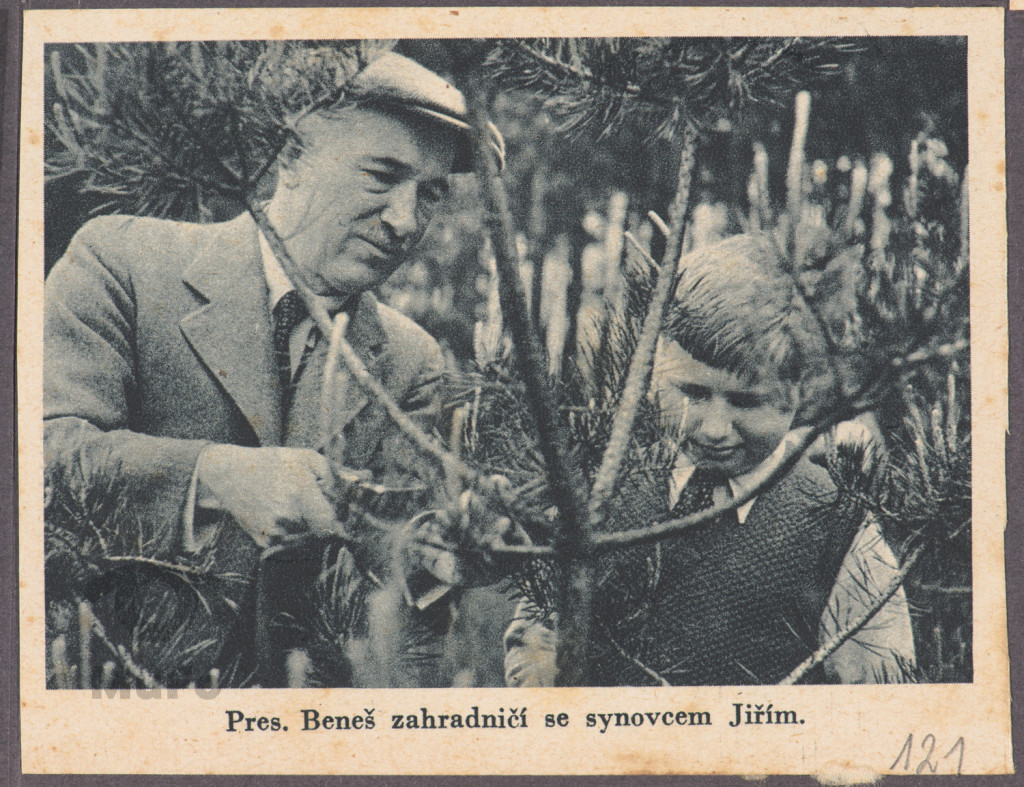 wklejka, prezydent Edward Benesz z synowcem (synem?) Jerzym w ogrodzie